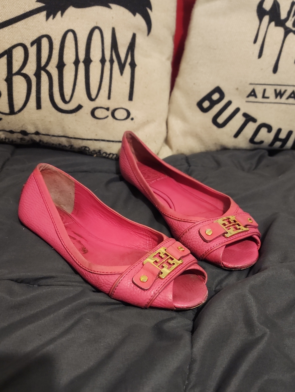 Tory Burch Hot Pink Leather Peep-Toe Flats with Gold Logo Size 6 1/2